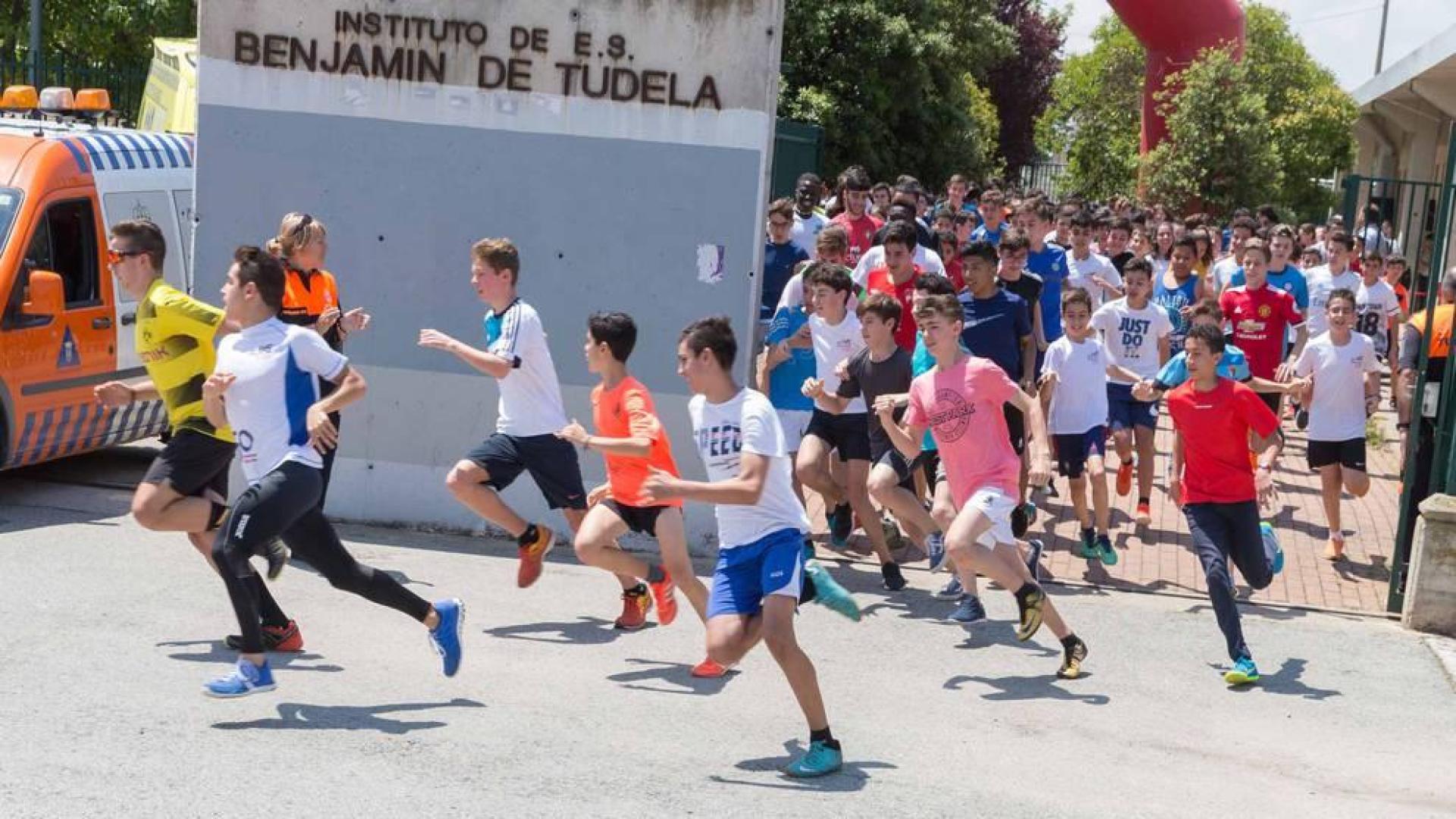 Alumnos del IES Benjamín corren por solidaridad