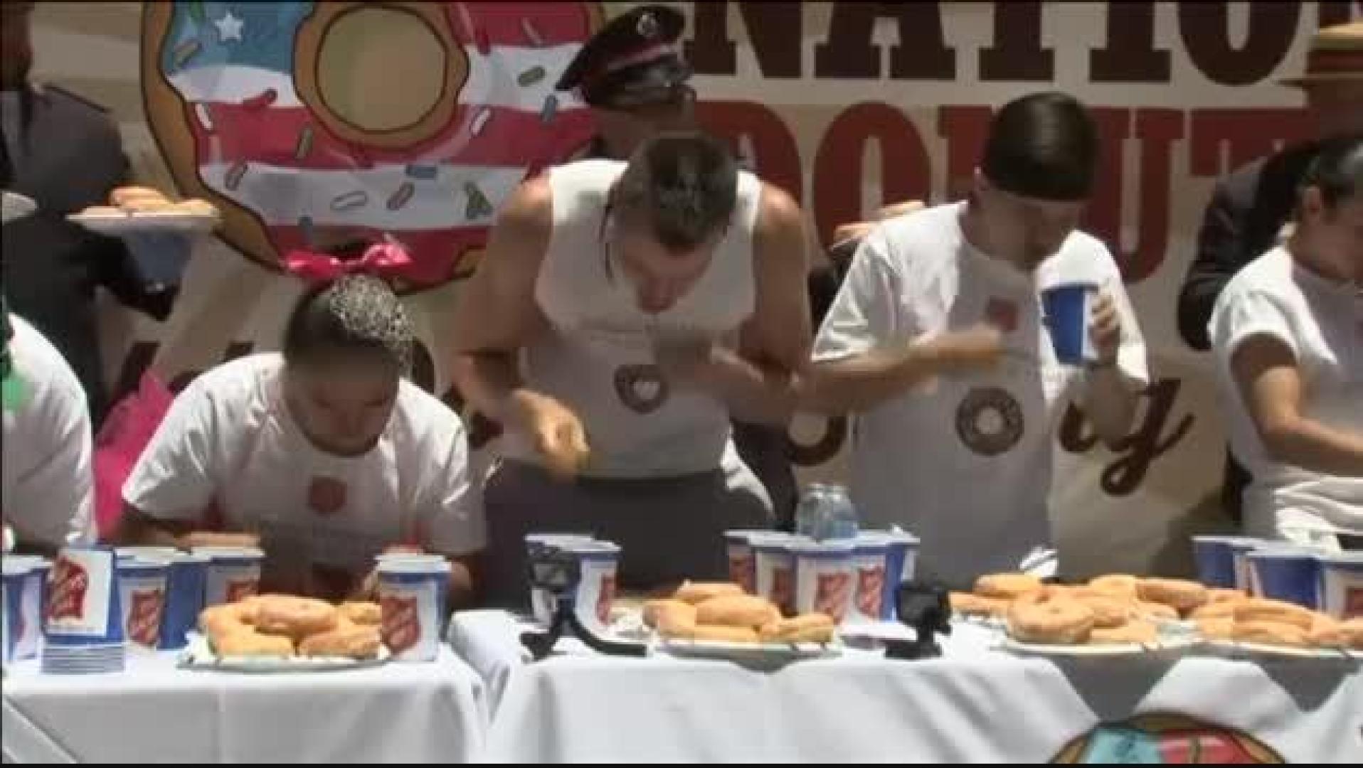 ¿Quién se come más donuts?