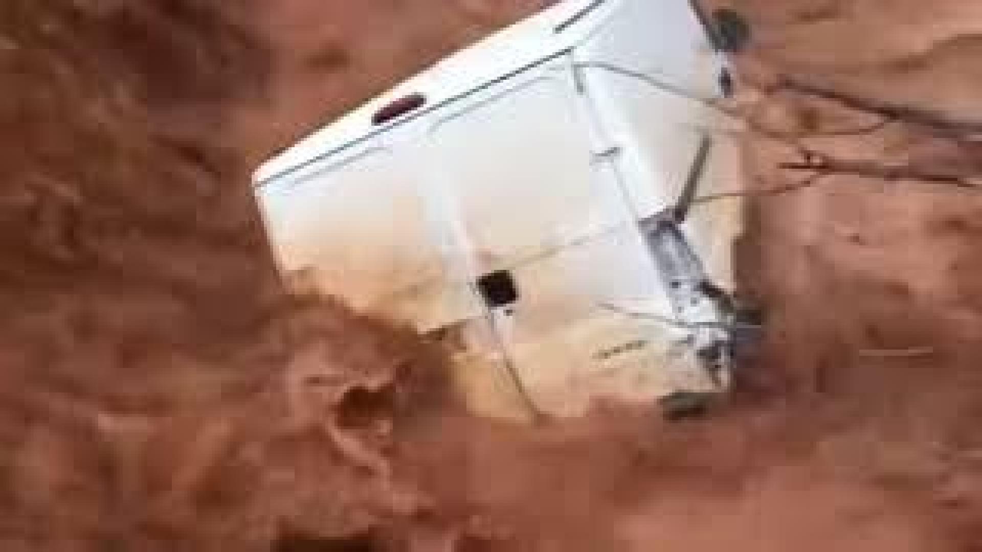 Una tromba de agua arrastra una camioneta en Elche de la Sierra