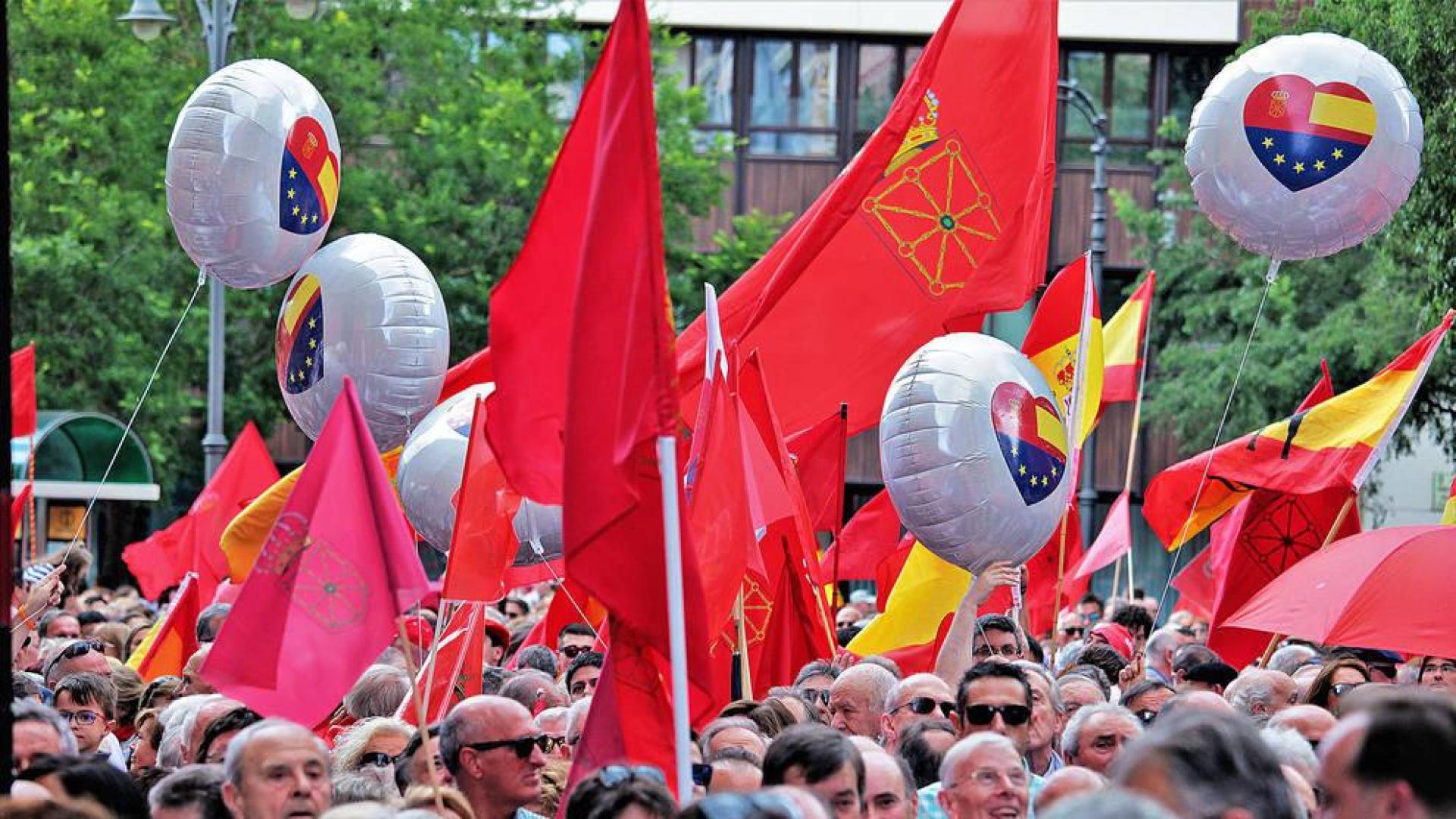 De rojo vistieron su alma