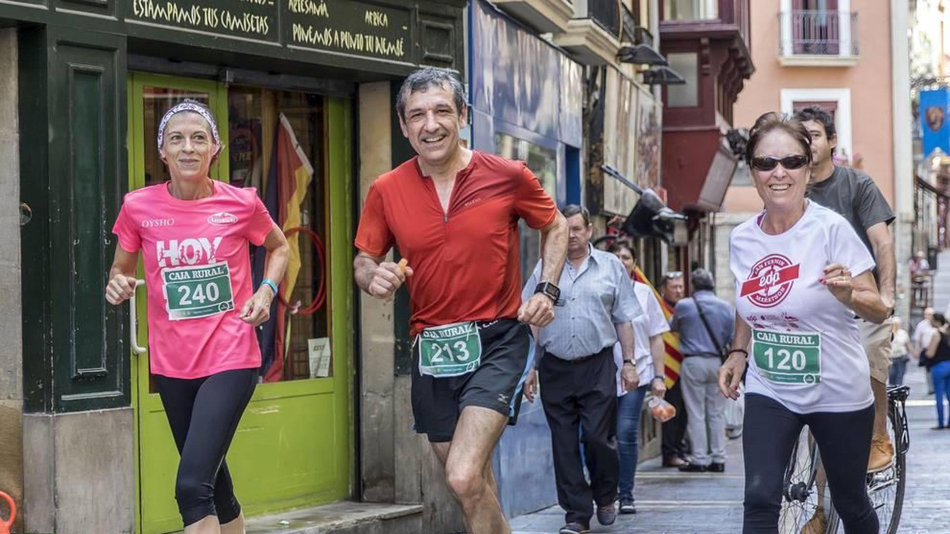 Fotos de la carrera celebrada este domingo en el Casco Viejo de Pamplona.