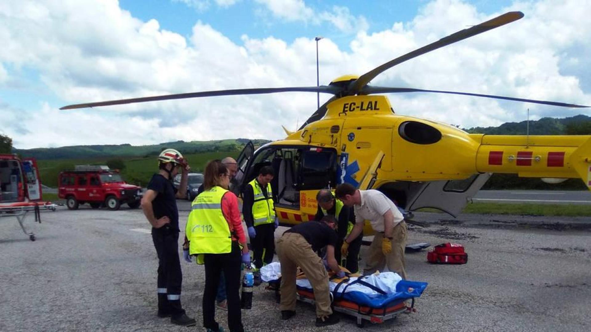 Traslado en helicóptero tras recibir multitud de picaduras de abejas en Aintzioa