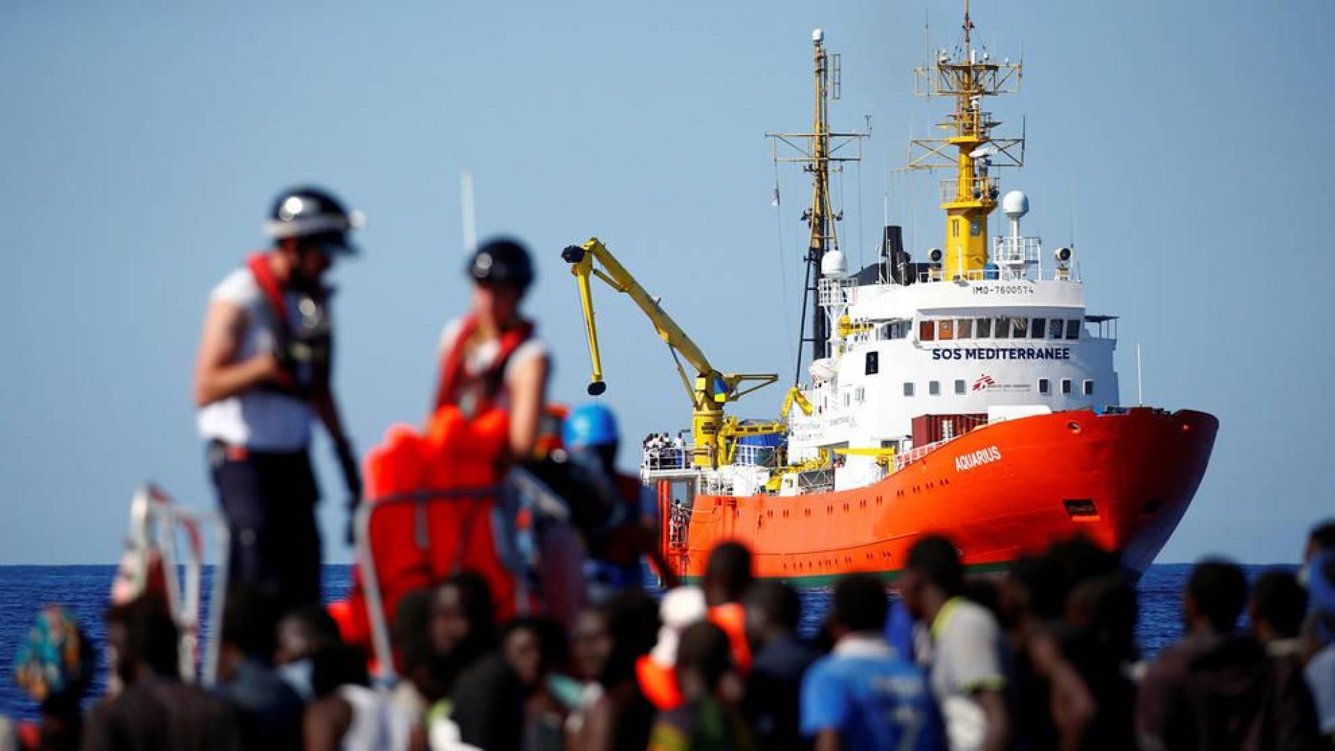 Valencia se ofrece a acoger el barco con refugiados que ha rechazado Italia