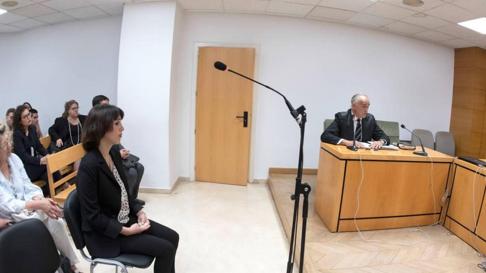El abogado de Juana Rivas se va de la sala y obliga a aplazar el juicio