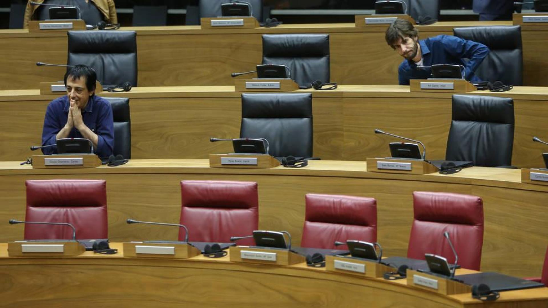 Los críticos de Podemos plantean a los oficialistas compartir nombre