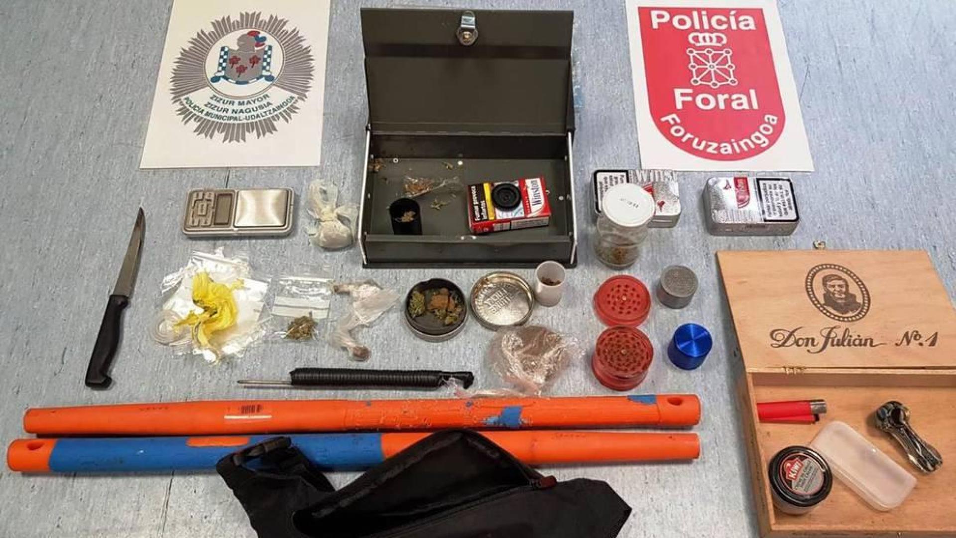 Incautan armas blancas y diferentes drogas en un local juvenil de Zizur Mayor