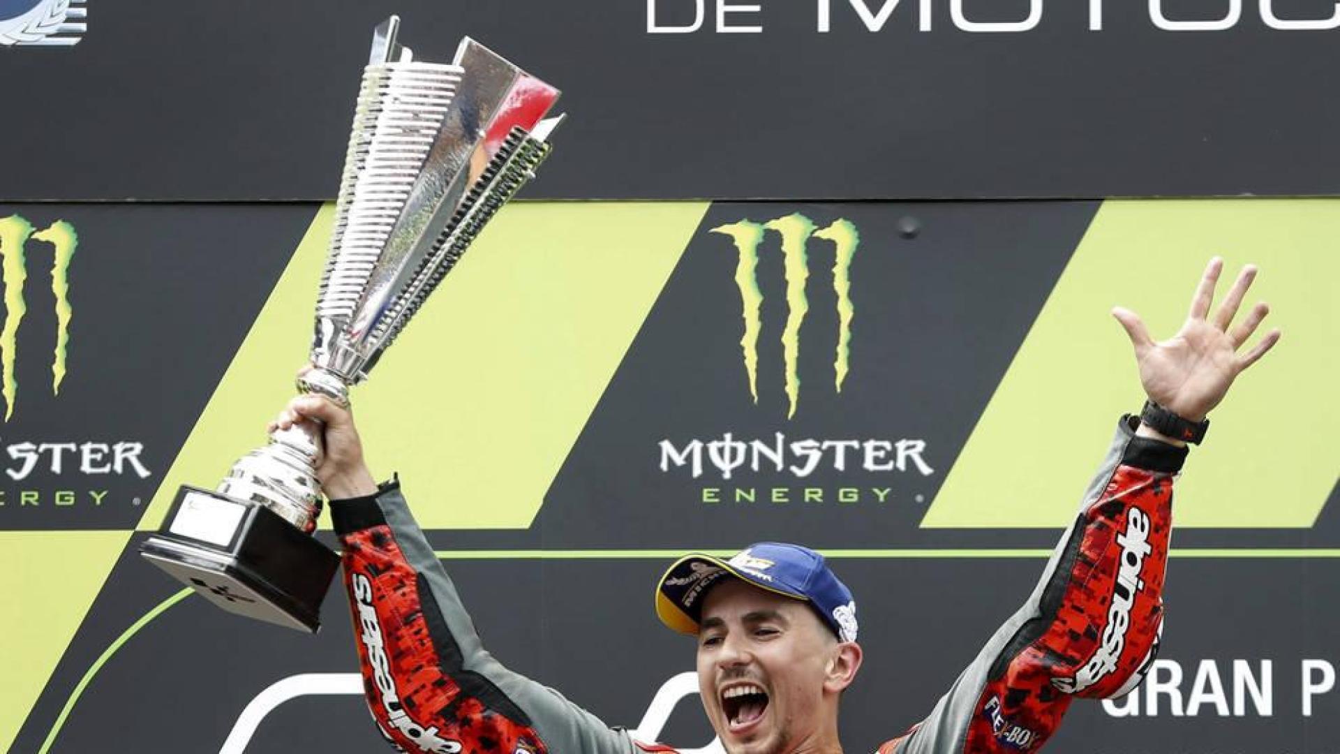 Lorenzo suma su segundo triunfo y confirma su sintonía con la Ducati