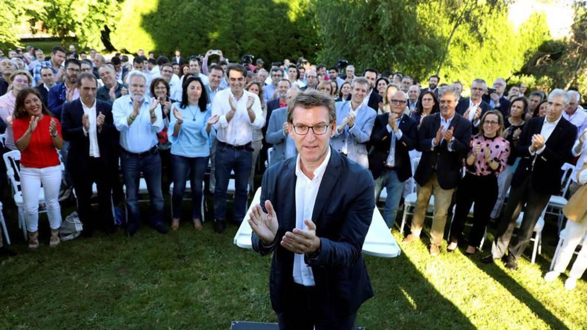 Feijóo renuncia a la carrera por la sucesión de Rajoy, que sigue abierta