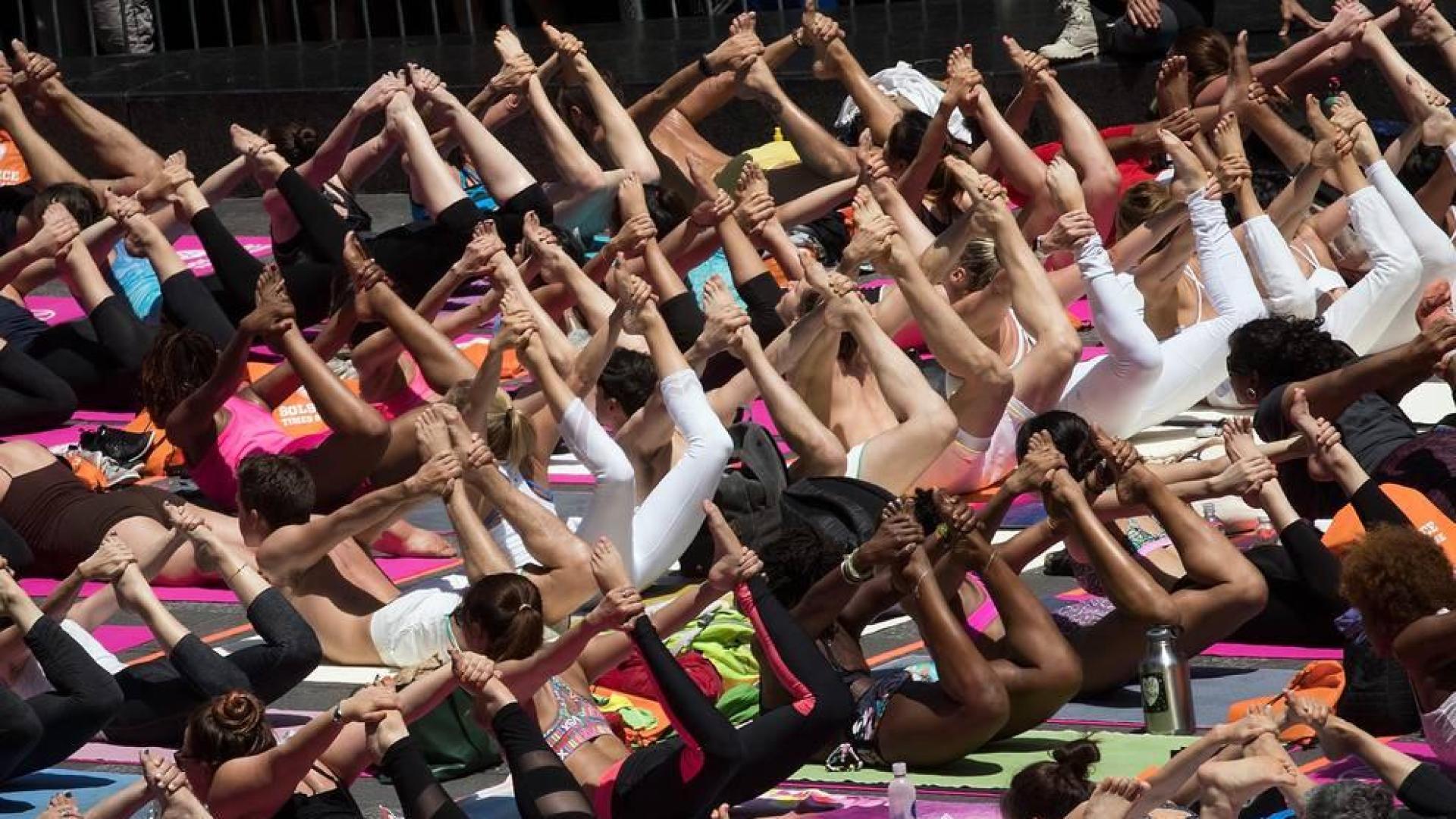 La India alberga el principal evento mundial por el Día del Yoga, aunque se celebra en diversos lugares de todo el mundo