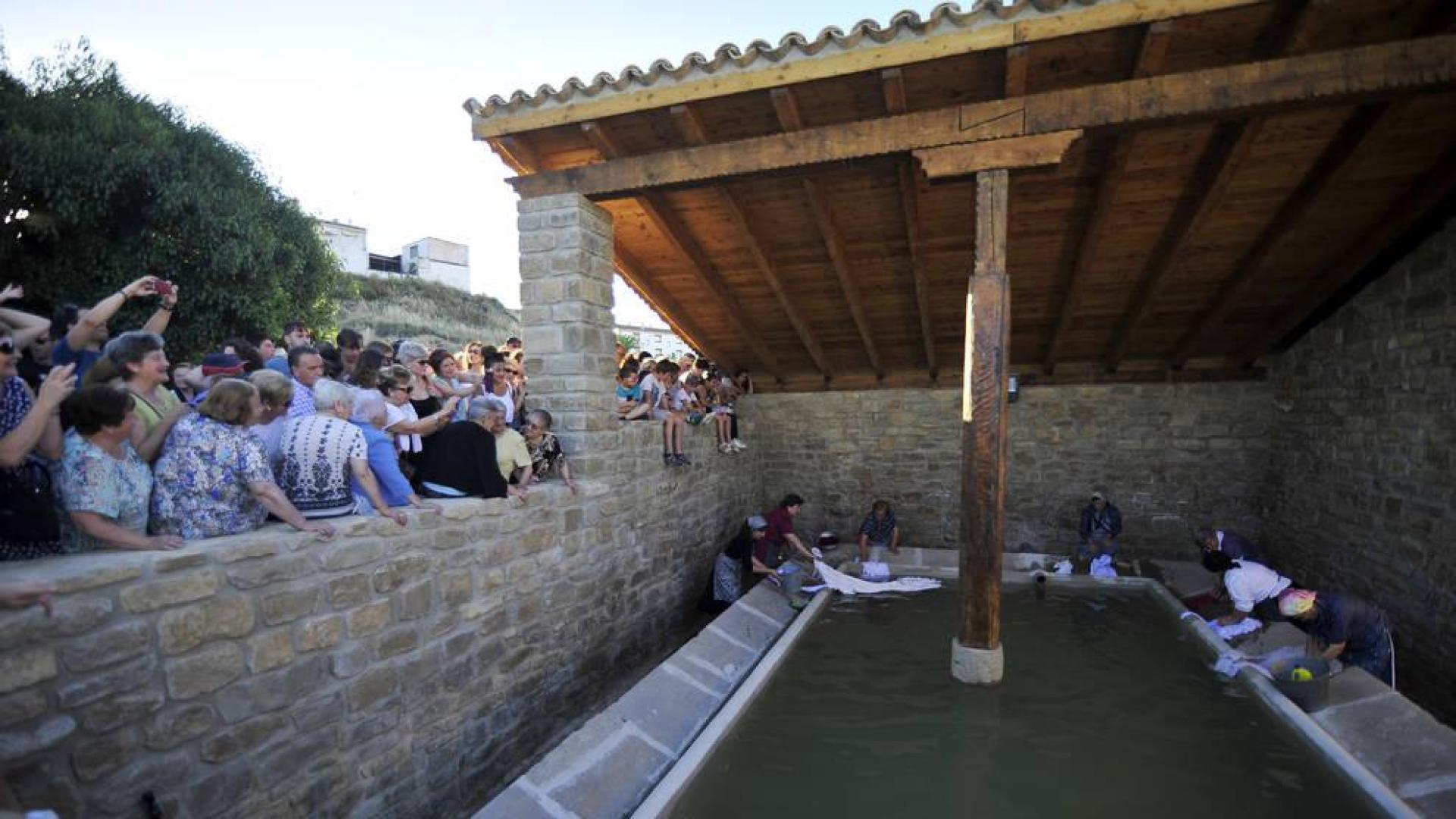 Murillo el Fruto muestra la rehabilitación del lavadero y el pozo del hielo