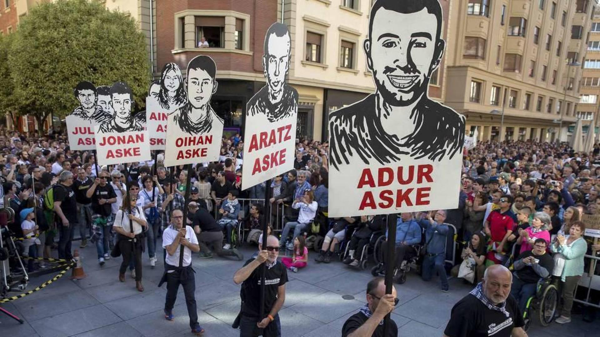Miles de personas en la manifestación contra la sentencia del 'caso Alsasua'