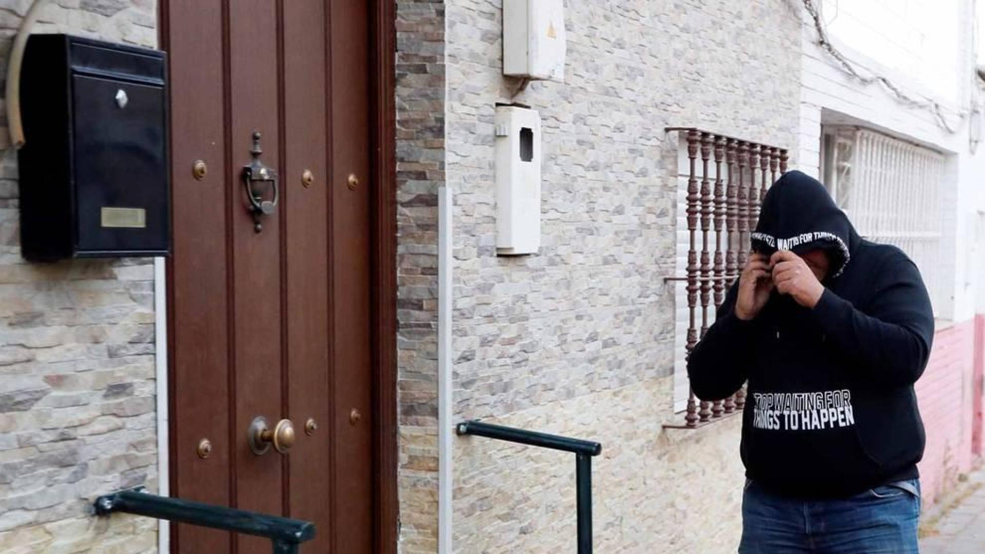 José Ángel Prenda regresa a su domicilio del barrio de Amate de madrugada