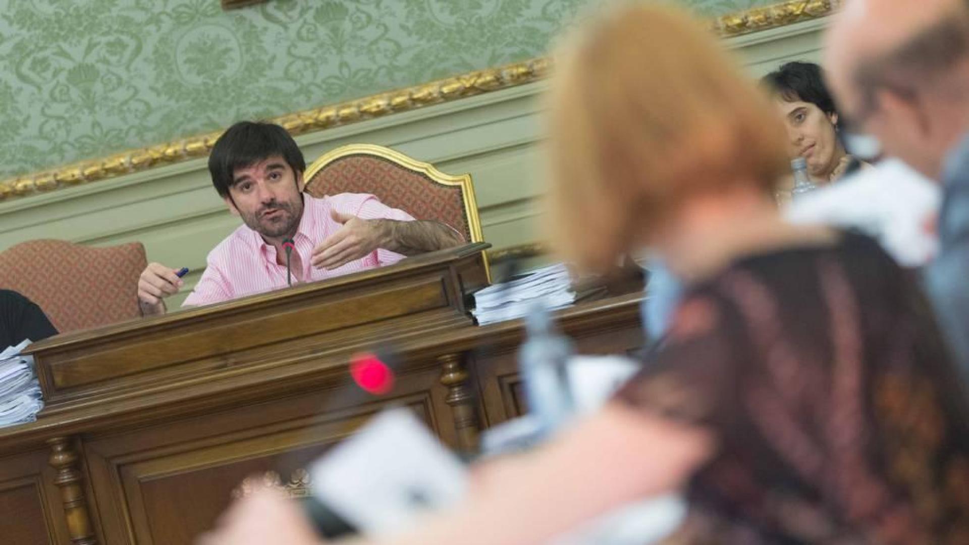 La renuncia de Abaigar a ser edil de Tudela enfrenta a alcalde y oposición