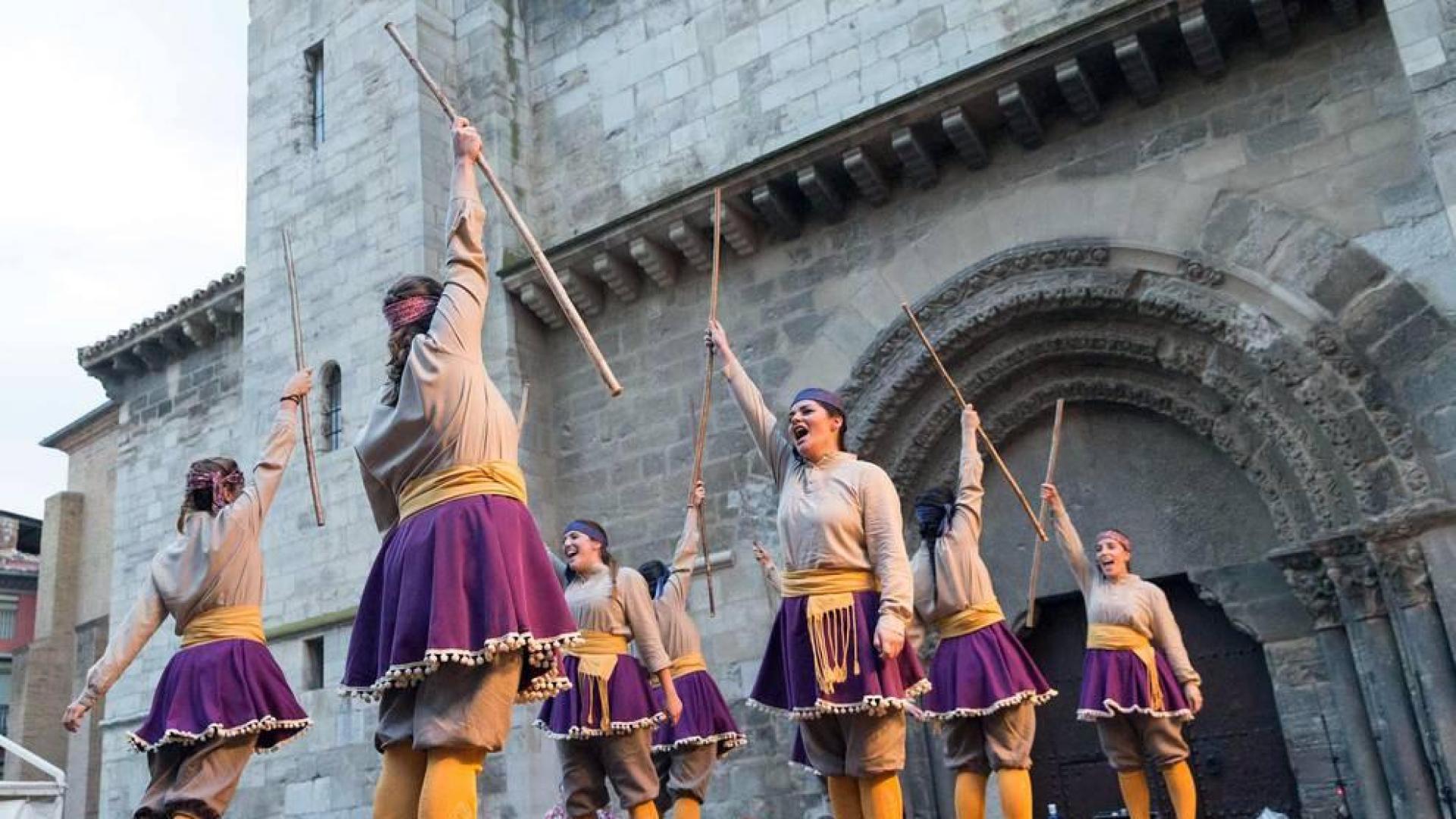 El Paloteado de la zona antigua de Tudela se vuelve a escenificar unos 40 años después
