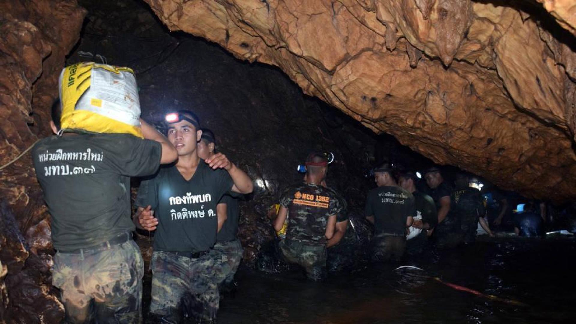 Localizados con vida trece desaparecidos en una cueva en el norte de Tailandia