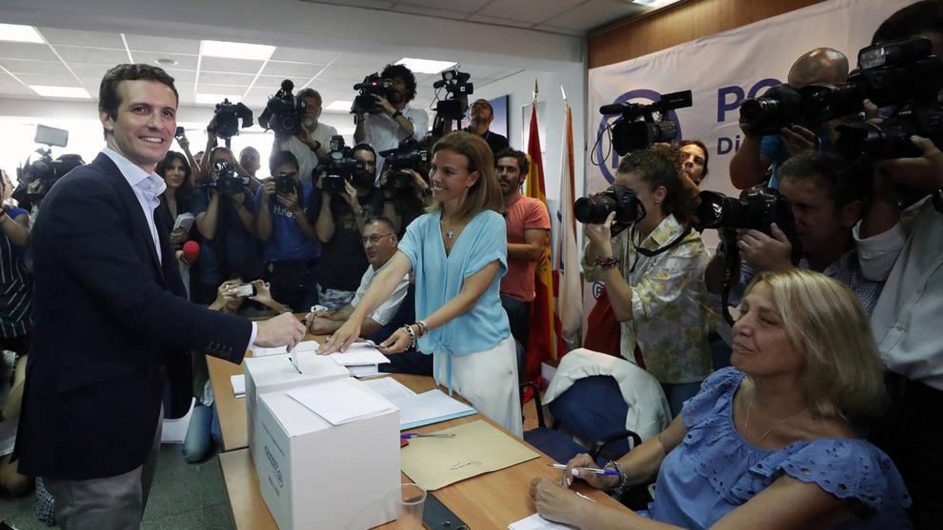 Casado gana las primarias del PP en Navarra, seguido de Cospedal
