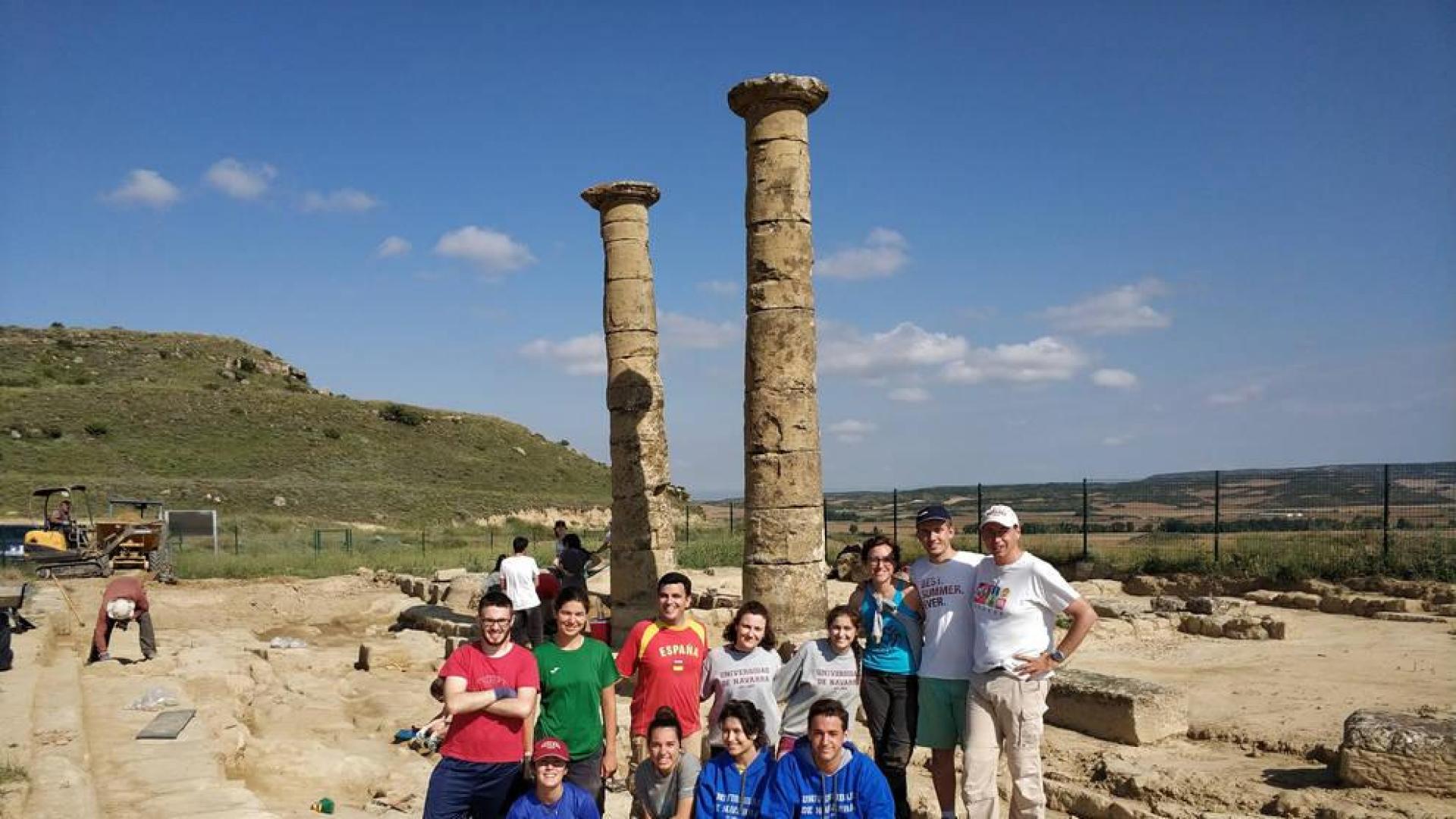Trece estudiantes de la UN realizan excavaciones en la ciudad romana de Los Bañales