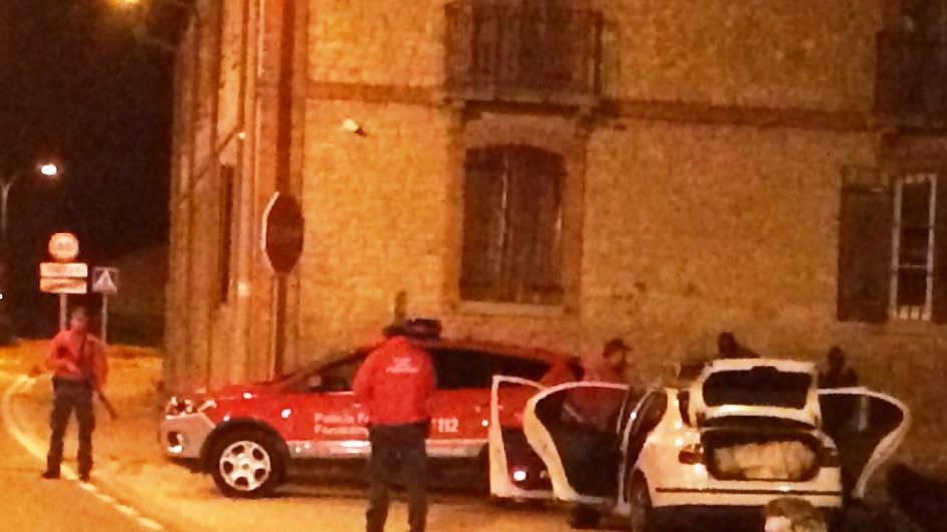Confiscan en Campanas 400 bolsos, zapatillas, camisetas y pantalones falsificados