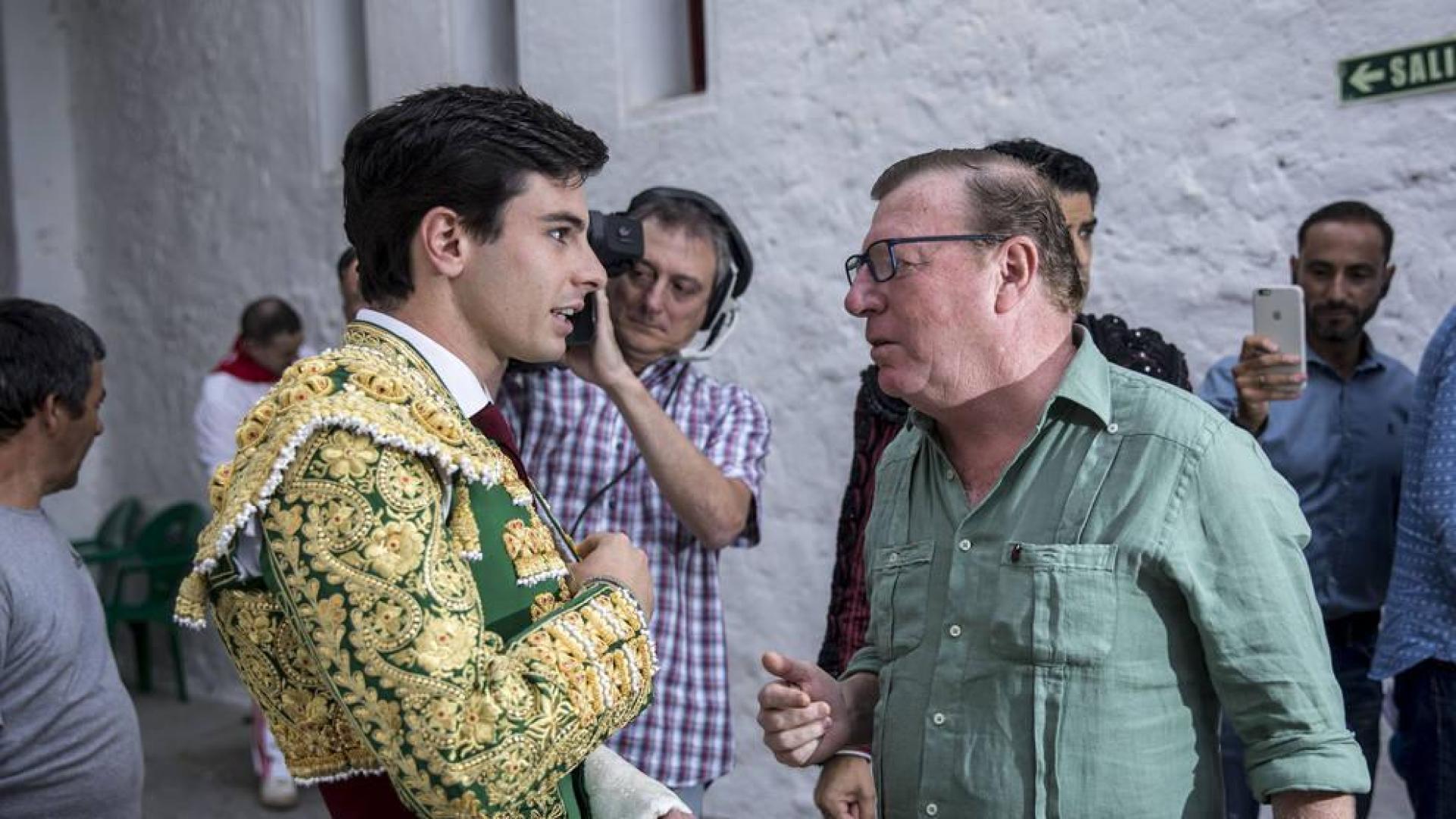 Jorge Cadaval, de 'Los Morancos', en Pamplona para apoyar a su hijo en la novillada
