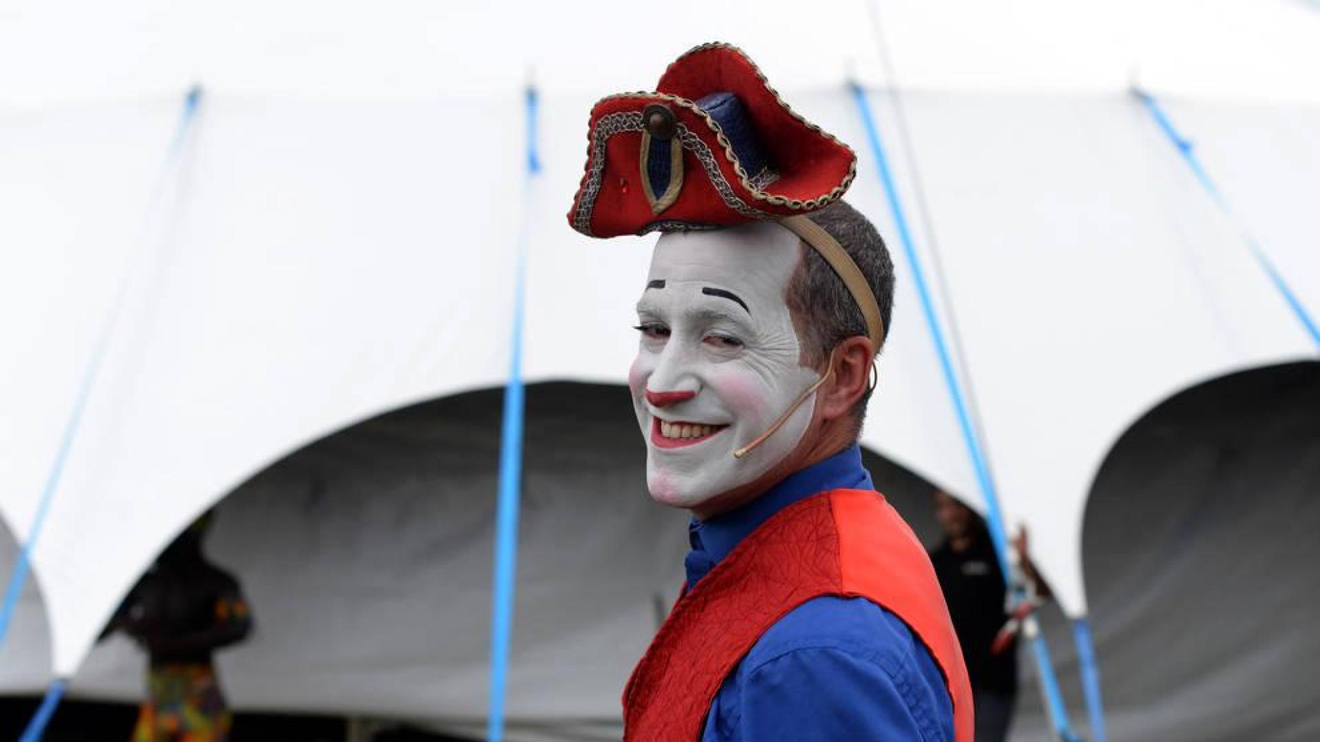 Pau Sarraute: “Me pagan por hacer el payaso”