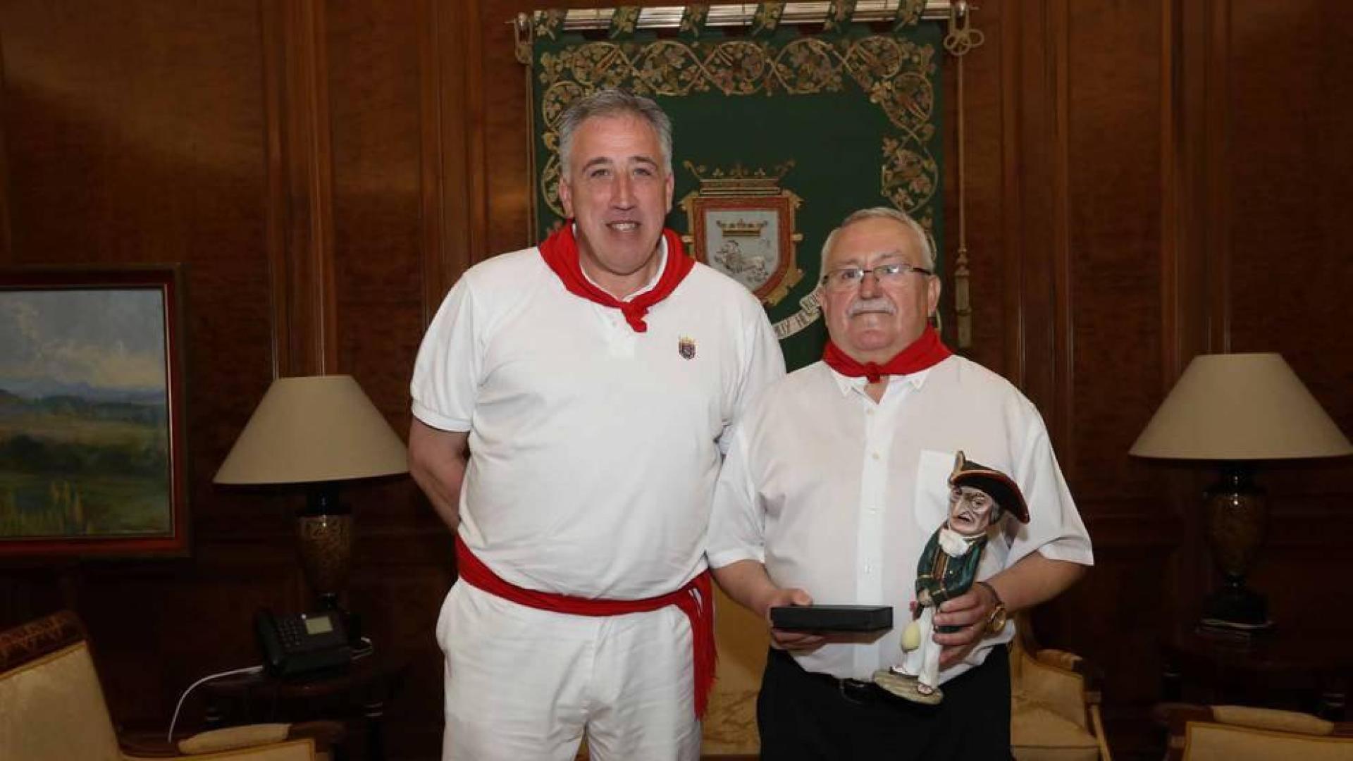 Homenaje al txistulari Iñaki Letamendía, que cumple 50 años tocando en San Fermín