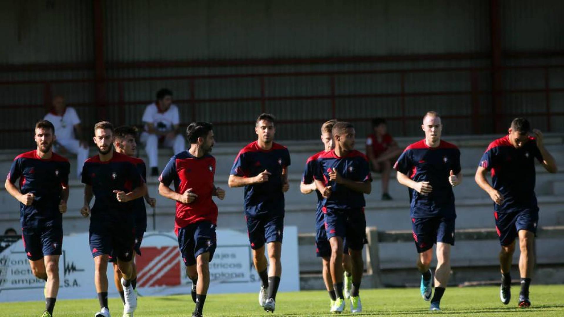 Osasuna espera dos llegadas inminentes