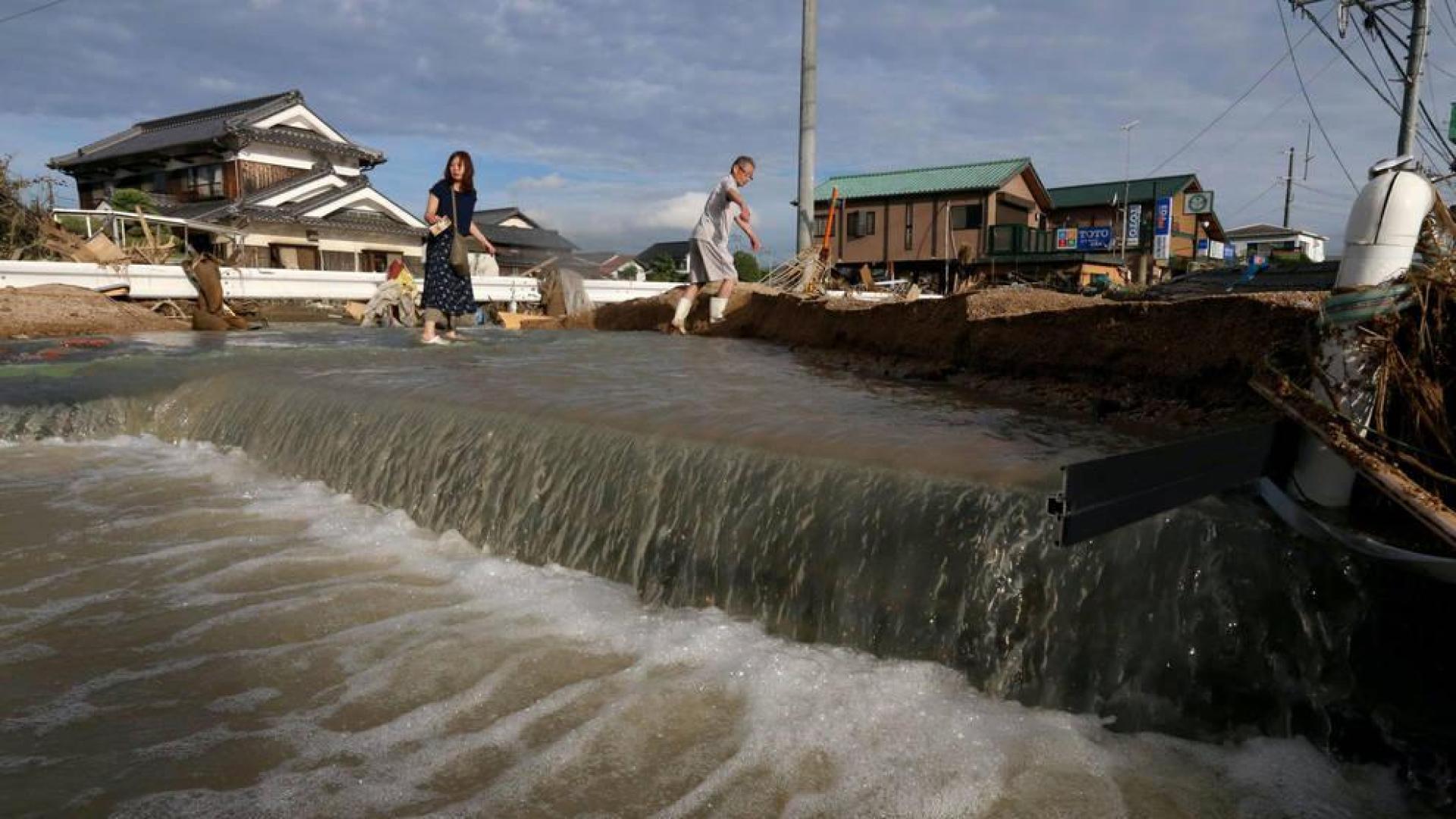 Más de un centenar de muertos en las peores lluvias en décadas en Japón