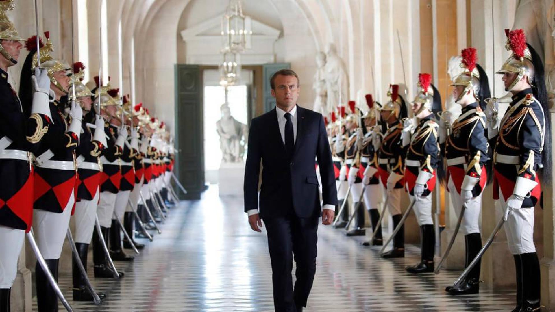 Macron rechaza que sea el presidente de los ricos en Francia
