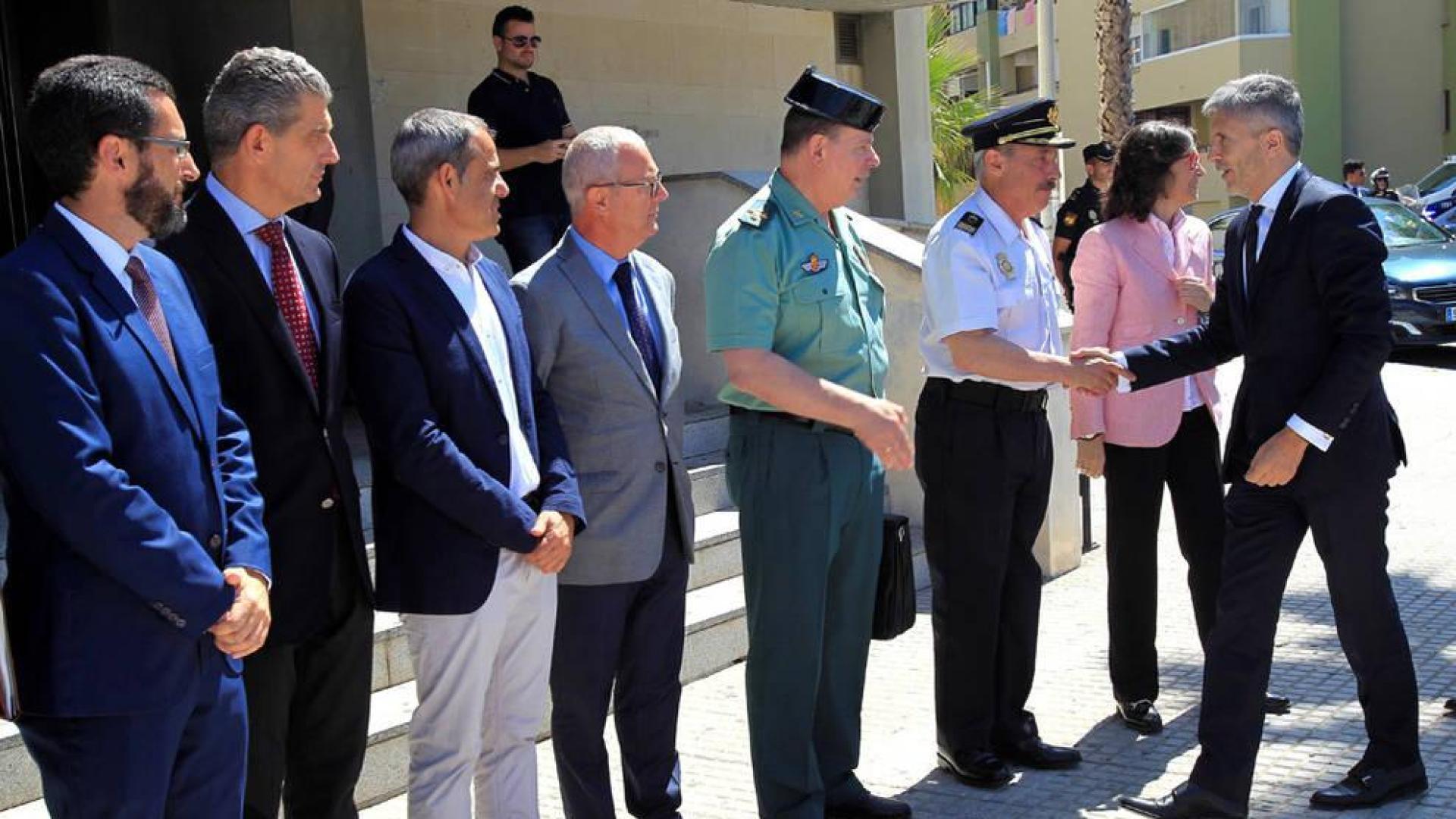 Marlaska promete en Cádiz más recursos para investigar el patrimonio de los 'narcos'