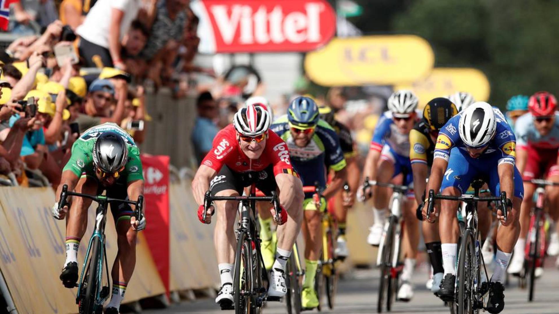 Gaviria logra el doblete en Sarzeau y Van Avermaet sigue líder