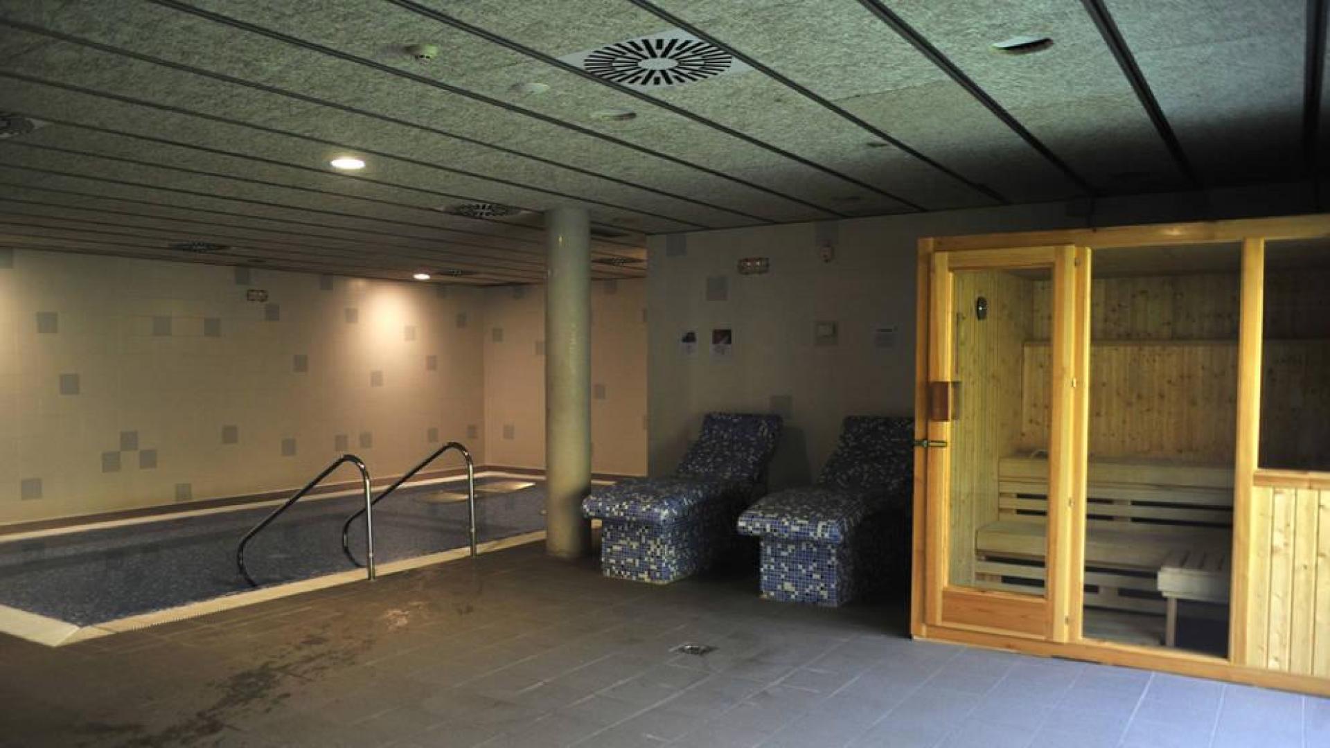 Olite ejecuta dos saunas en la zona de spa del polideportivo