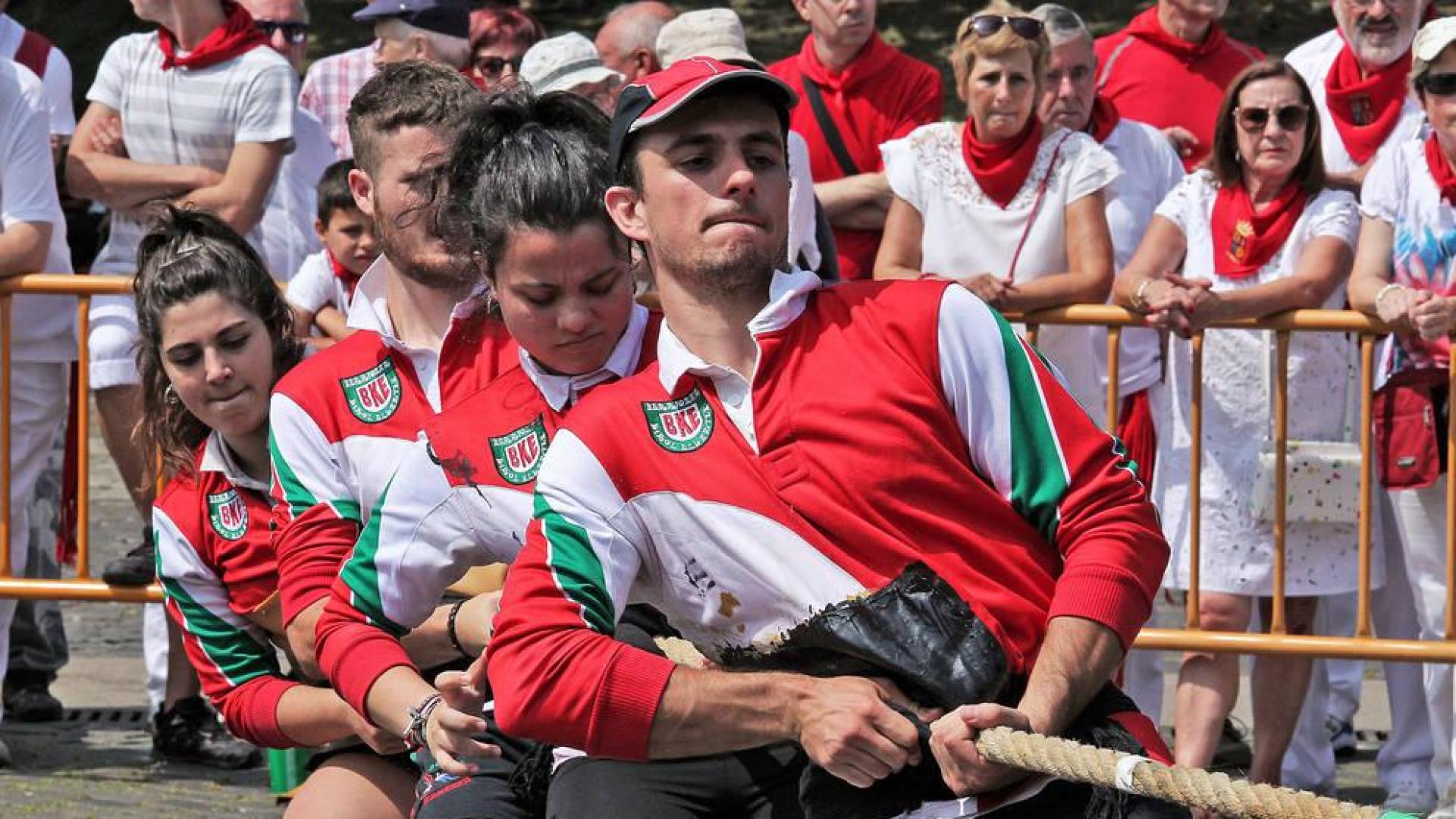 El Beti-Gazte se hace con la soga