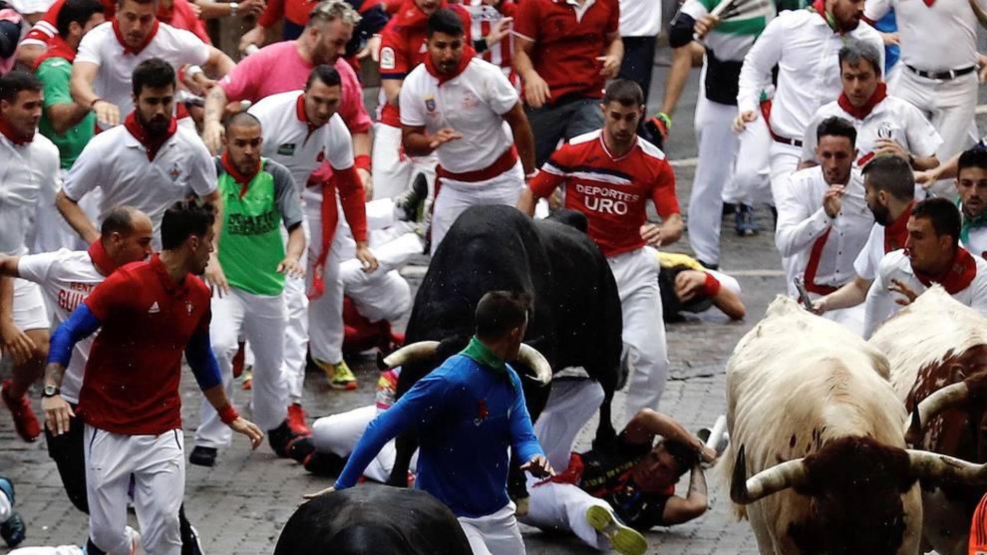 Imágenes del sexto encierro de los Sanfermines 2018, con toros de la ganadería Victoriano del Río.