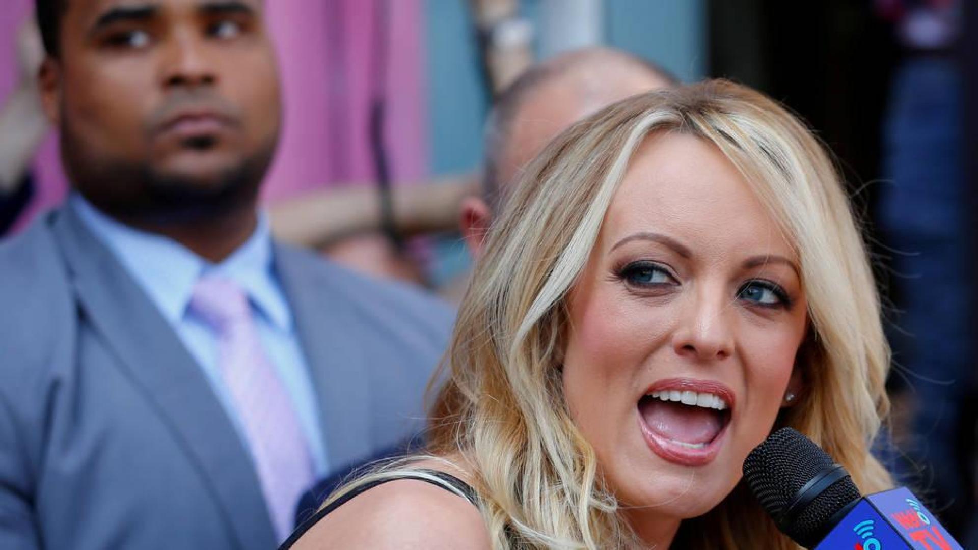 Desestiman cargos contra actriz porno Stormy Daniels por actos en estriptís