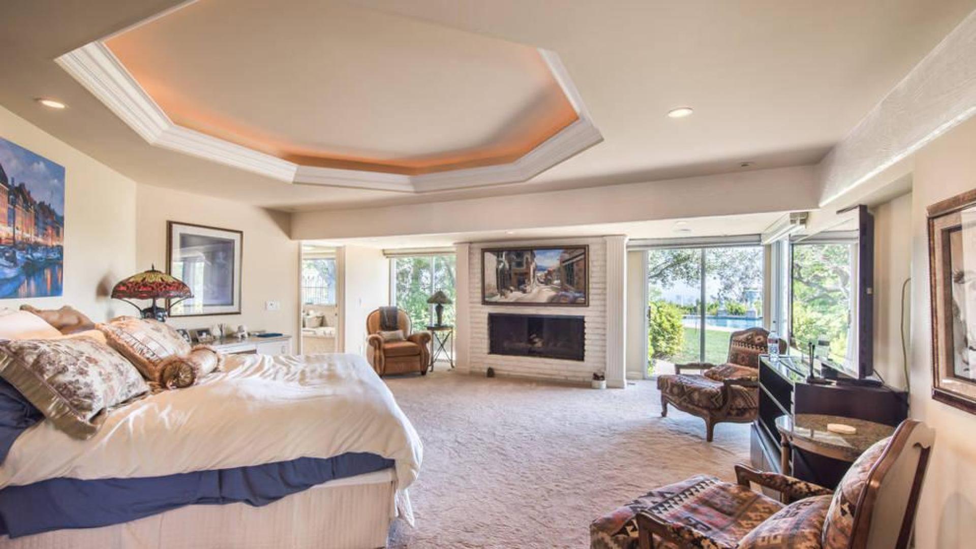 La mansión de lujo que la diva de Hollywood Elizabeth Taylor y su marido de entonces Michael Wilding compraron en 1954 en Beverly Hills está ahora a la venta por 16 millones de dólares.