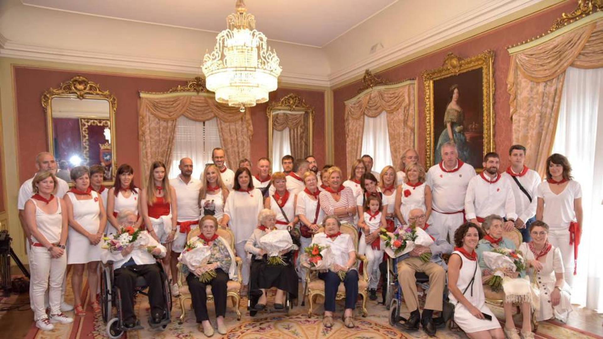 Homenaje a los centenarios en el Día de las personas mayores