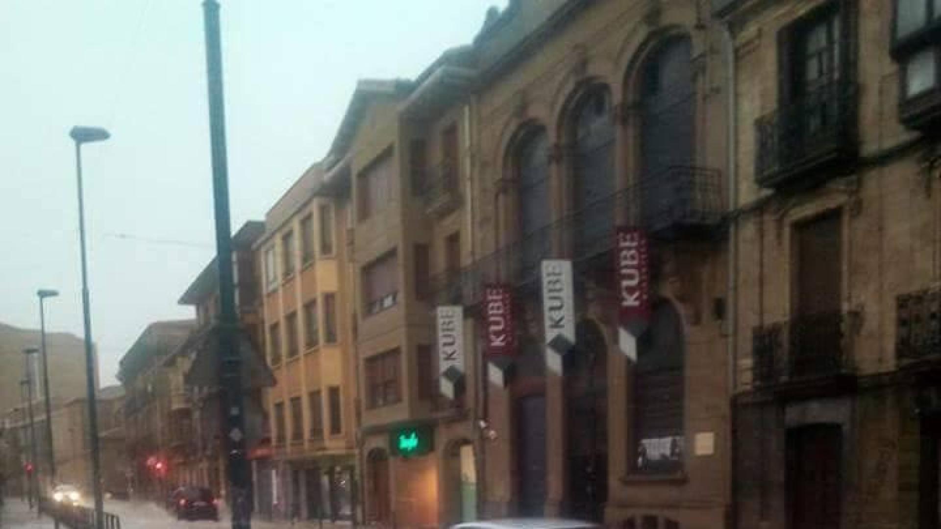 Los comercios del centro de Tafalla, los más afectados por la tormenta