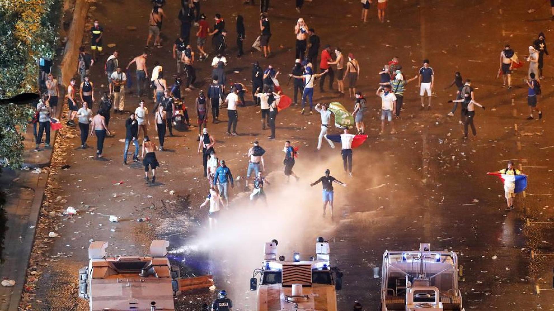 Las celebraciones en Francia se saldan con disturbios en pleno centro de París