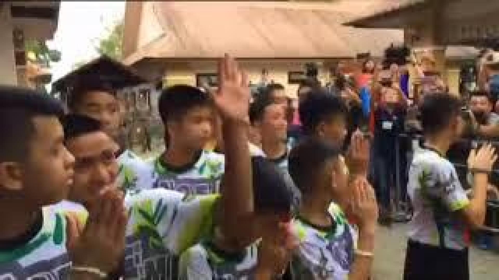 Los doce niños tailandeses que sobrevivieron en la cueva ya tienen el alta médica