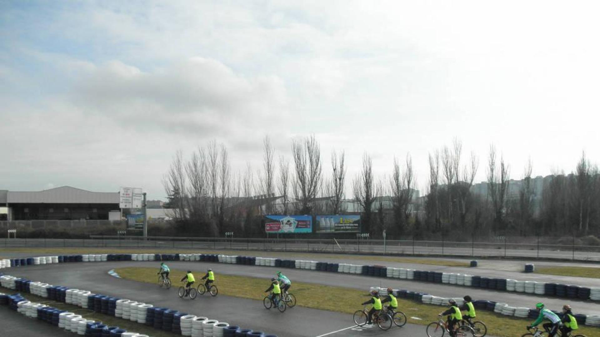 Policías municipales se forman para patrullar en bicicleta