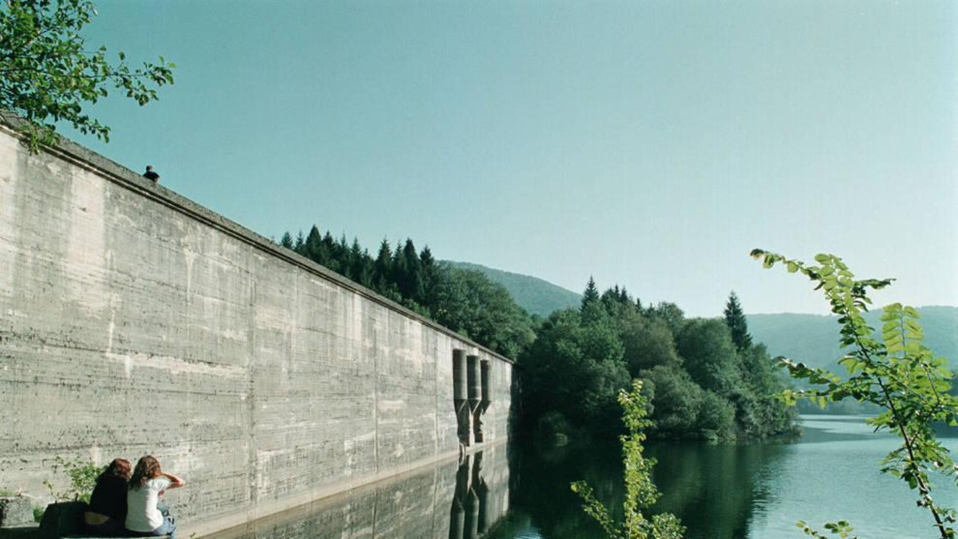 El derribo de la presa de Artikutza permitirá recuperar el río Enobieta