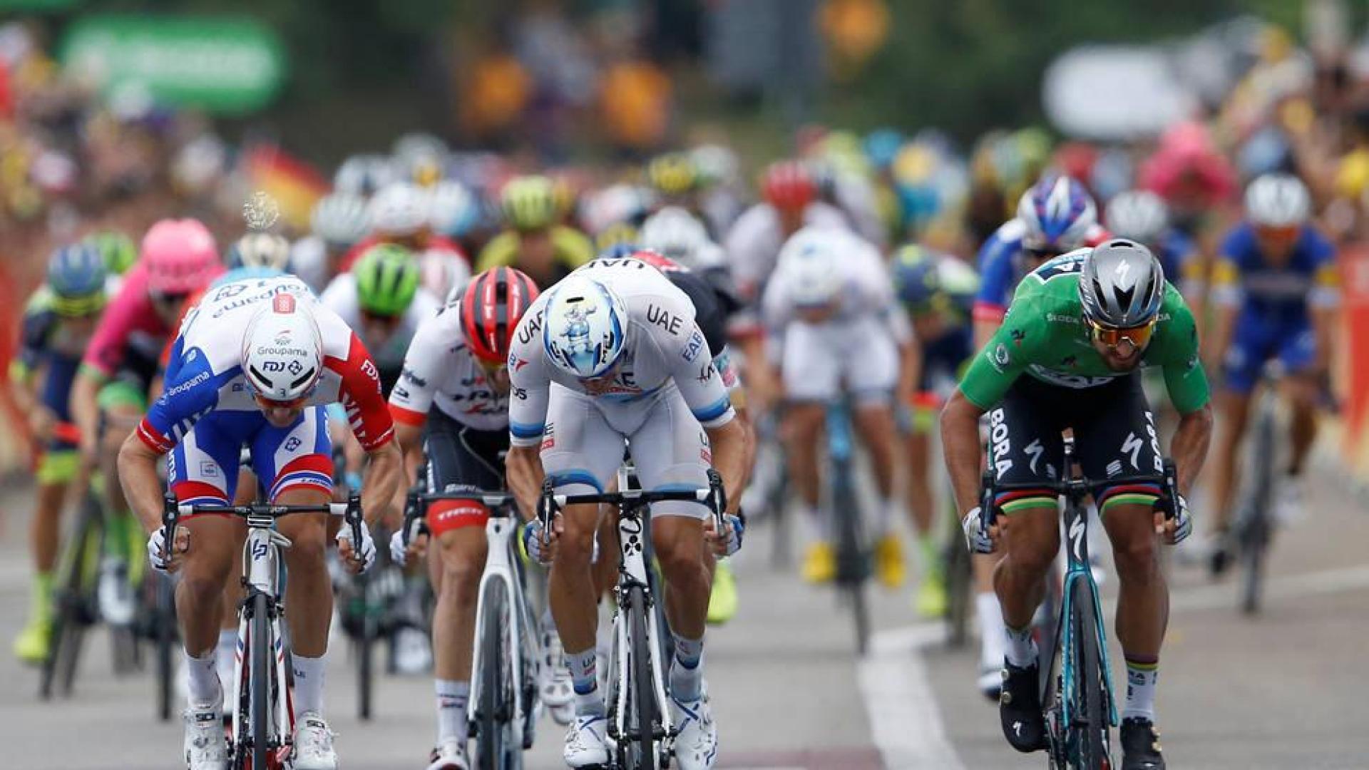 Sagan logra el triplete en el esprint de Valence