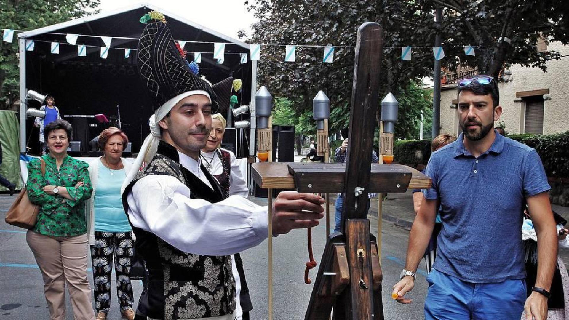 Este sábado al mediodía comenzaron las fiestas de Santiago que organiza cada año el Lar Gallego de Pamplona