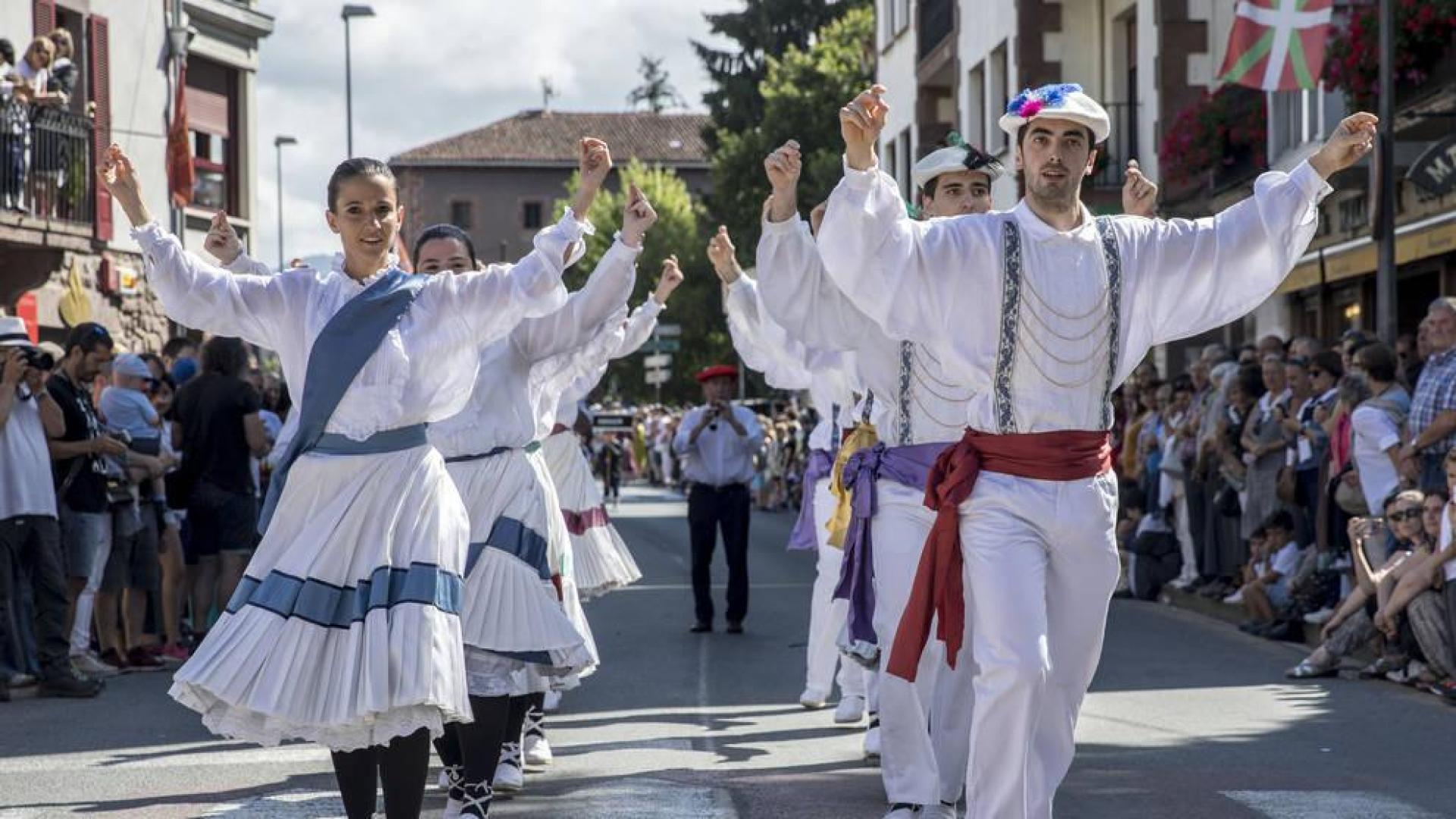 Miles celebraron el día de la hermandad de los pueblos del valle del Baztan