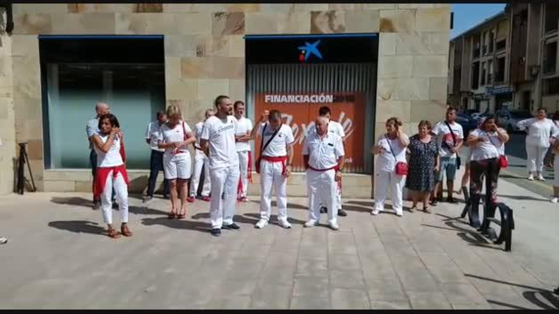 Homenaje en Puente la Reina al joven fallecido hace un año
