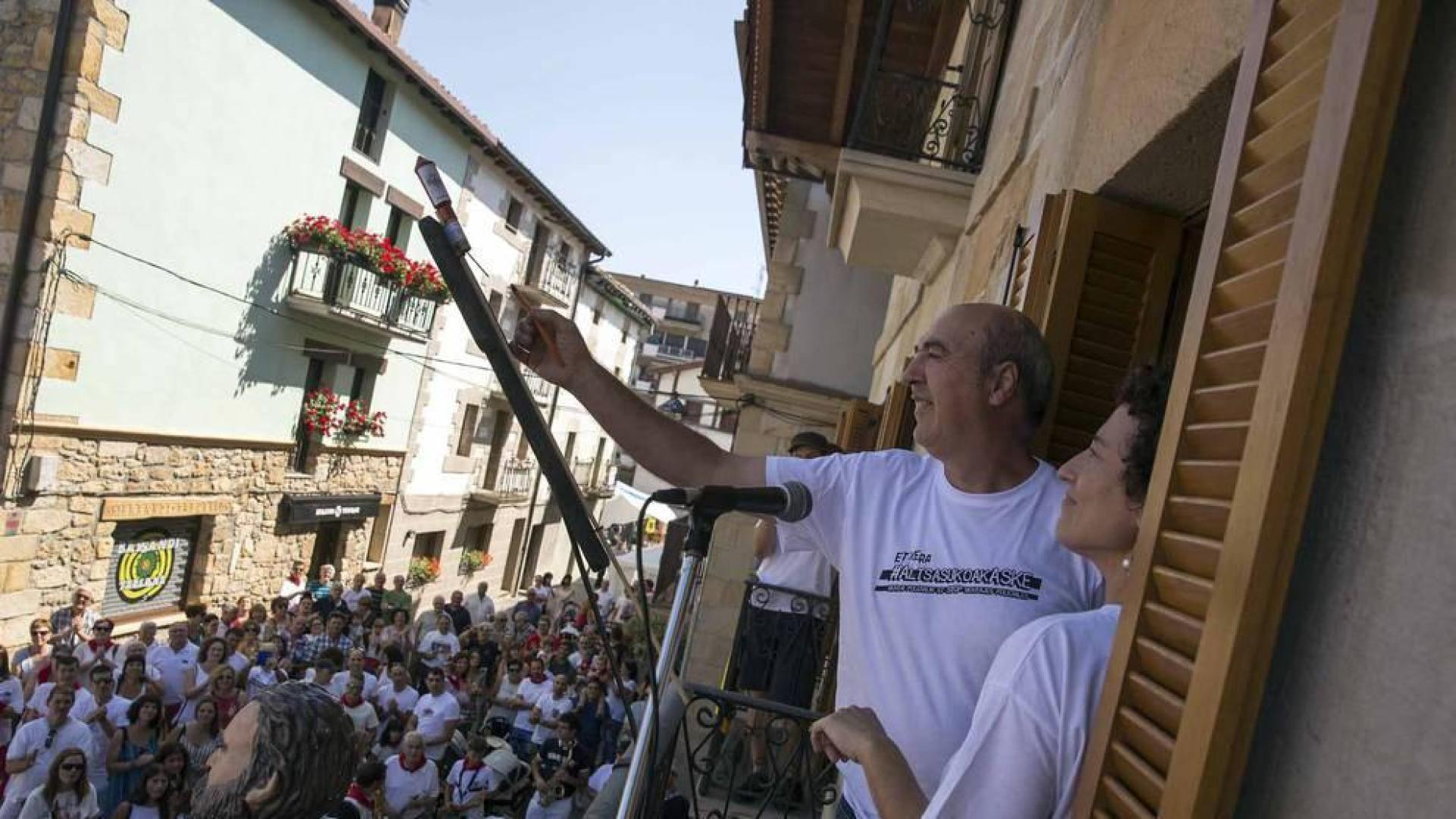 Imágenes del comienzo de las fiestas de Olazagutía