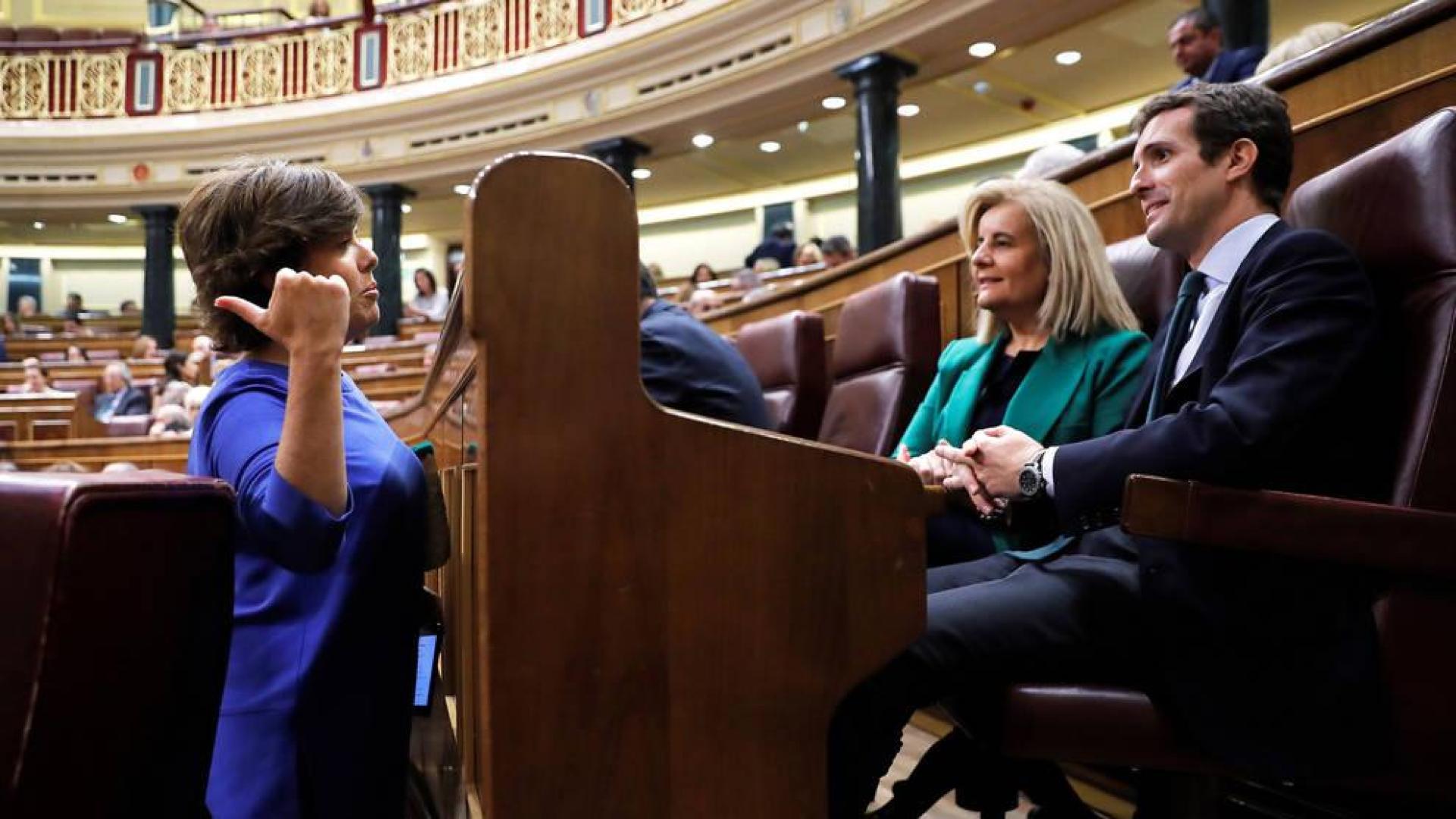 Sáenz de Santamaría promete lealtad al PP pero se resiste a integrarse en la dirección