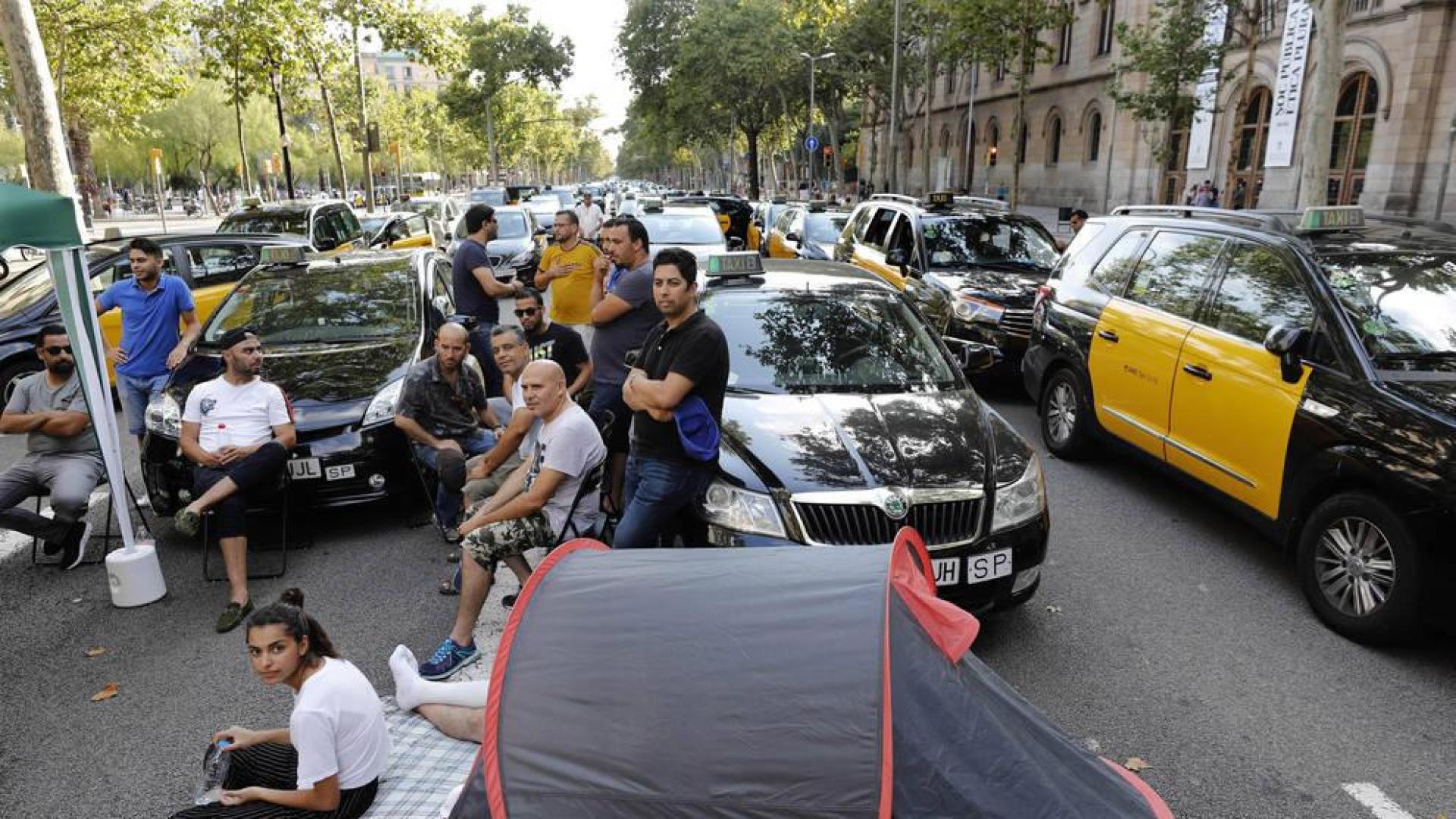 La huelga de taxistas se extiende a ciudades de Andalucía, Aragón y Baleares
