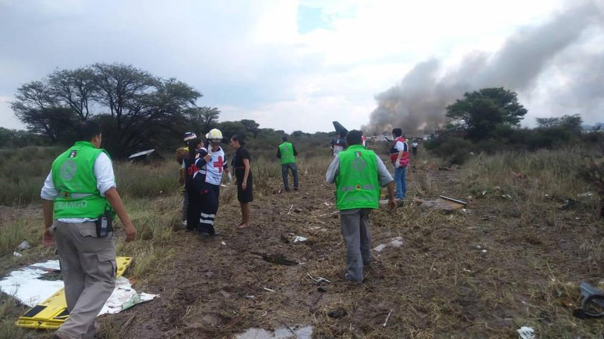 Un avión de pasajeros se estrella al norte de México