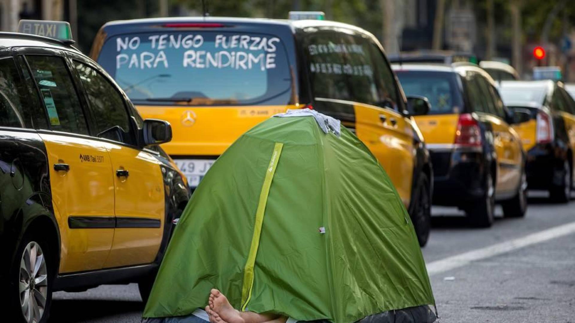 Los taxistas de Barcelona ofrecerán servicios mínimos en un "gesto" a los ciudadanos